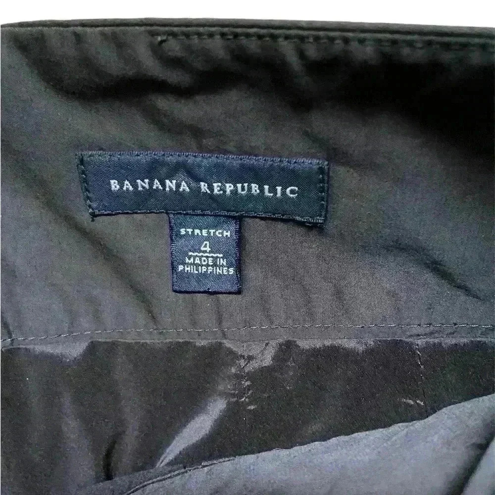 Adorable Banana Republic tie front skirt - Picture 3 of 3